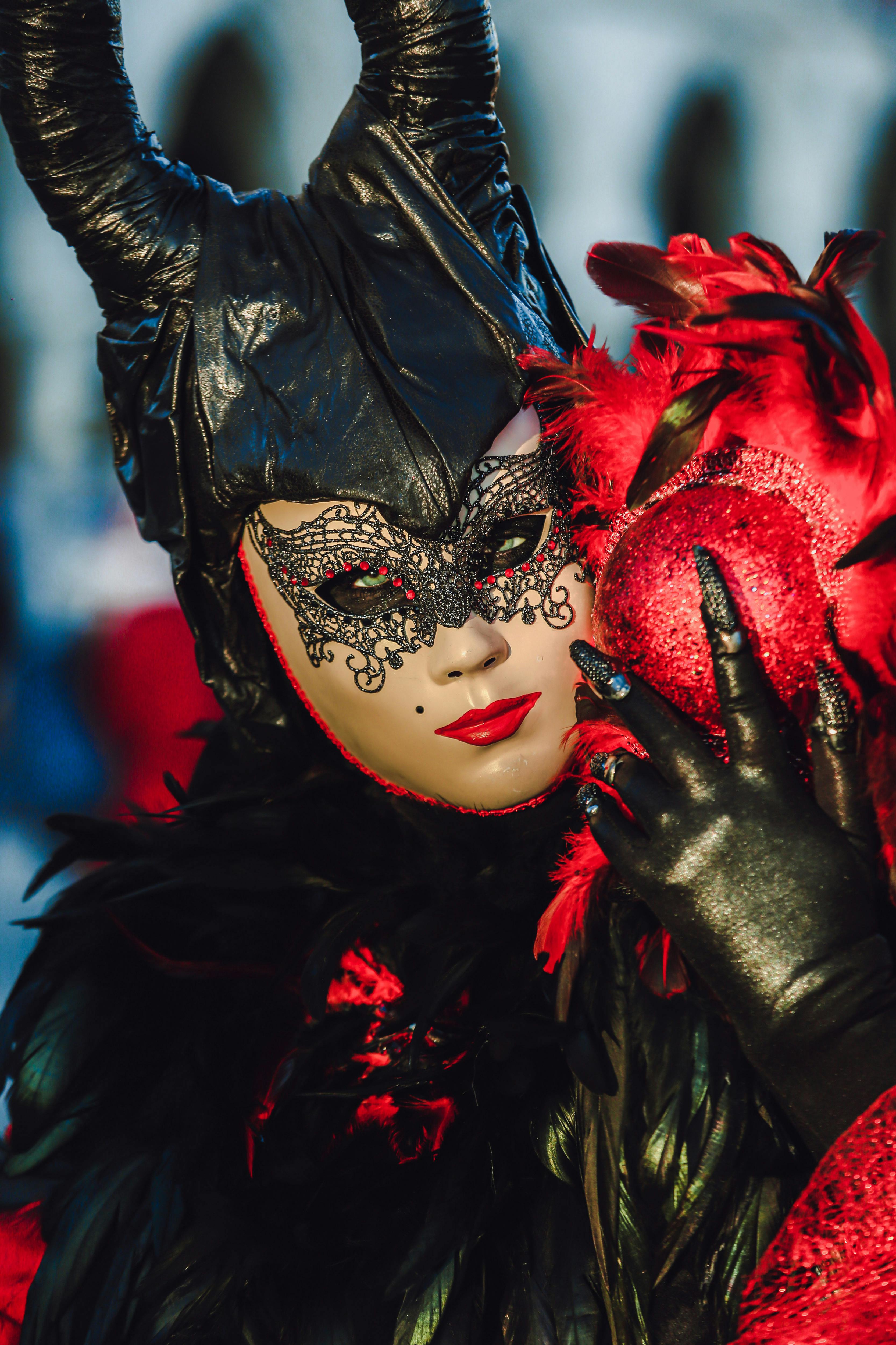 Image de personnes déguisées pour le carnaval de Nice